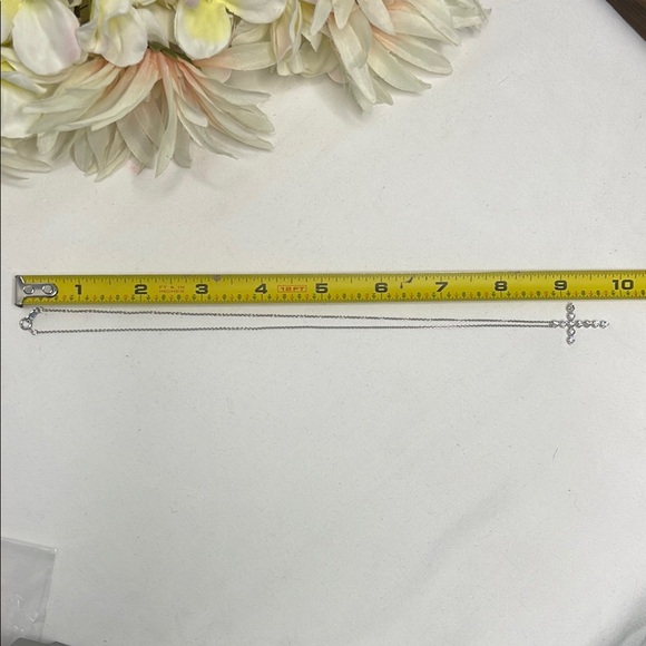 Cubic Zirconia Elegant Silver 925 Cross Necklace NIB - Picture 4 of 8